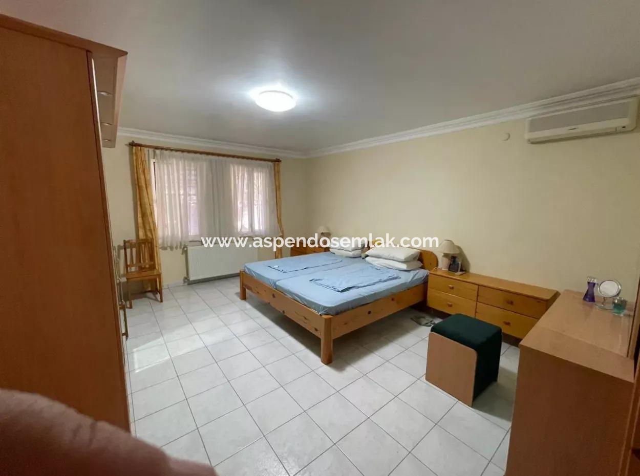 Çandır''da 5+2 Satılık Villa