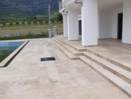Zeytinalanda Satılık Lüks Villa Köyceğiz Zeytınalanda 6800M2 Arsa Full Göl Manzaralı Satılık Villa