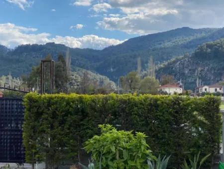 Okçular'da Satılık Villa Lüks 5 Yatak Odalı Satılık Villa