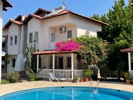 Dalyan Gülpınar Site İçinde 3+1 Satılık Villa