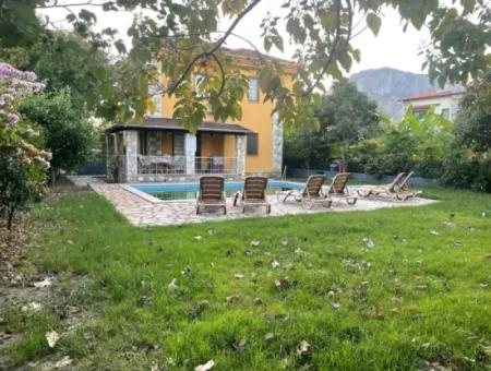 Dalyan Gülpınar 500M2 Arsa İçinde Köşebaşı Satılık 3+1 Villa