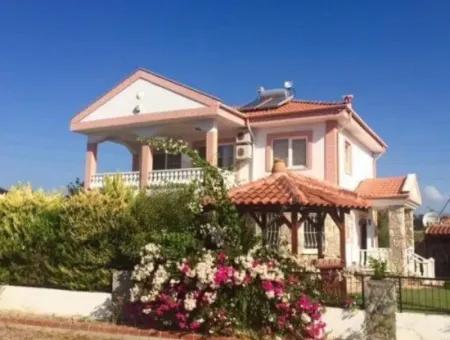 Dalyan Gülpınar'da 515M2 Köşe Başında Satılık 3+1 Villa