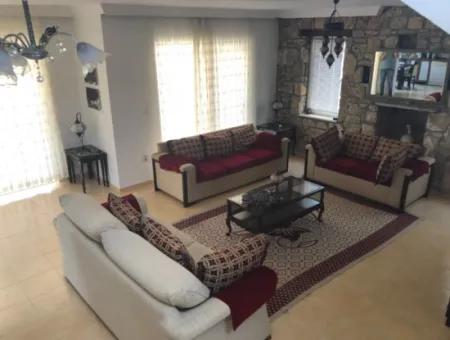 Dalyan Gülpınar'da 515M2 Köşe Başında Satılık 3+1 Villa
