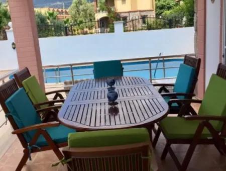 Dalyan Gülpınar'da 515M2 Köşe Başında Satılık 3+1 Villa
