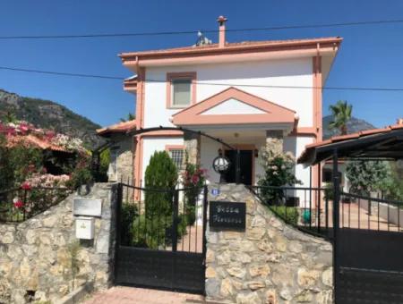 Dalyan Gülpınar'da 515M2 Köşe Başında Satılık 3+1 Villa