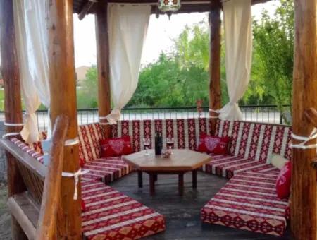 Dalyan Gülpınar'da 515M2 Köşe Başında Satılık 3+1 Villa