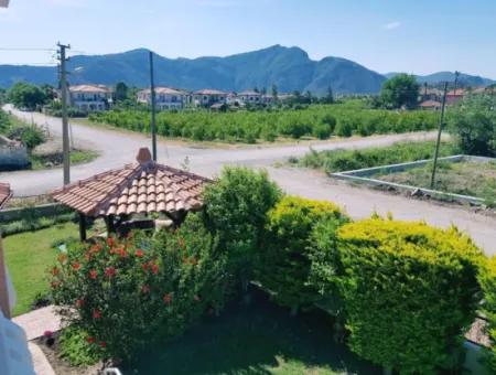 Dalyan Gülpınar'da 515M2 Köşe Başında Satılık 3+1 Villa